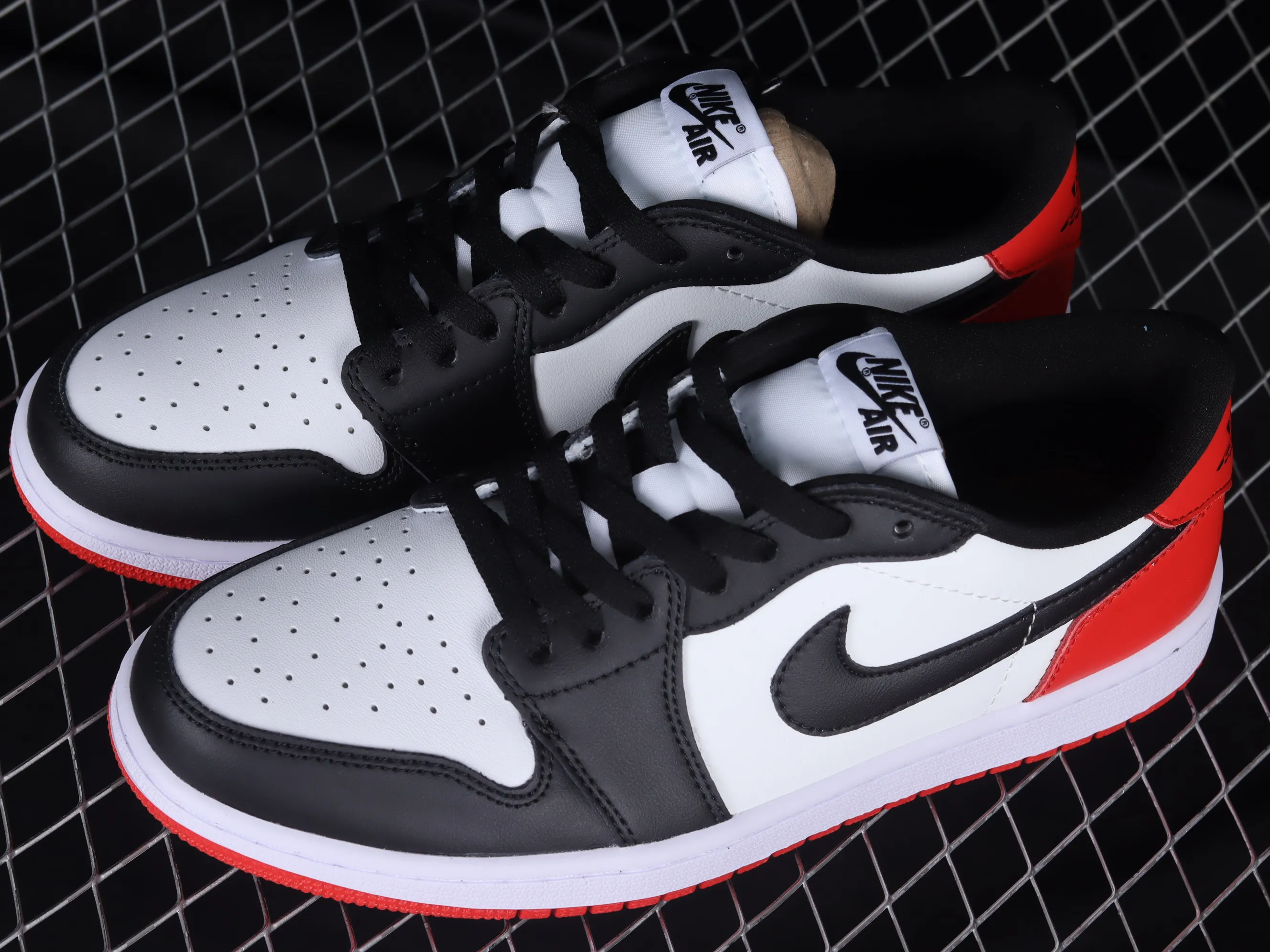 All categories Air Jordan Jordan series basketball shoes Air Jordan 1 Low Z version Air Jordan 1 Low AJ1 Joe 1 new black toe cultural and leisure sports sneakers CZ0790-106